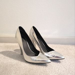 Pointed Toe Trouvé Silver Pumps